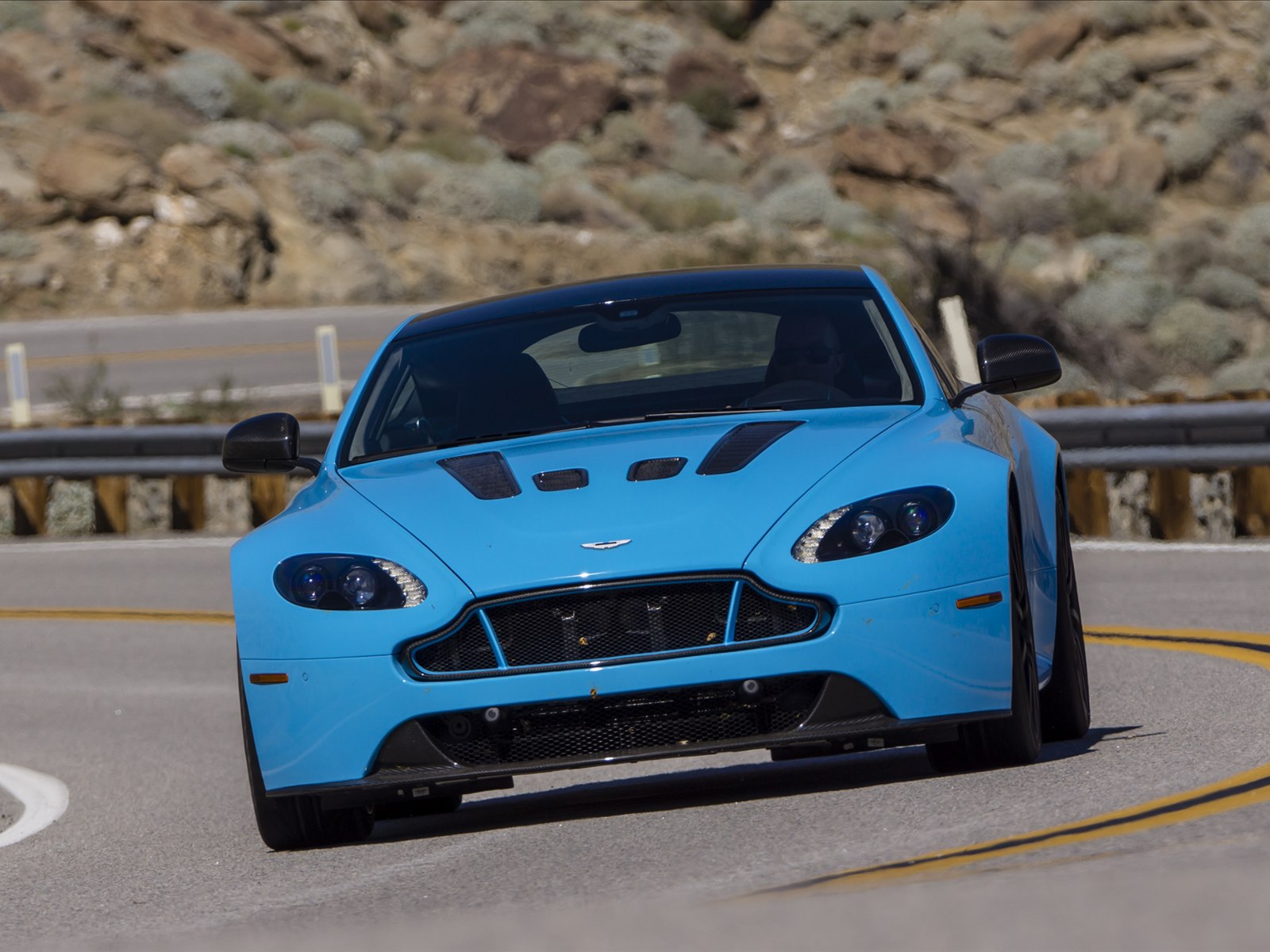 Aston Martin V12 Vantage S 2014